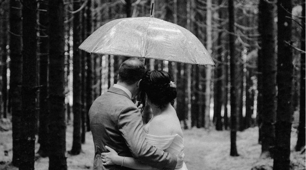 Die perfekte Trauung bei Regen © Lisa Staudinger